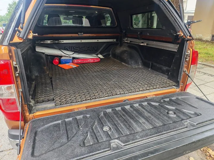 Nissan NP 300