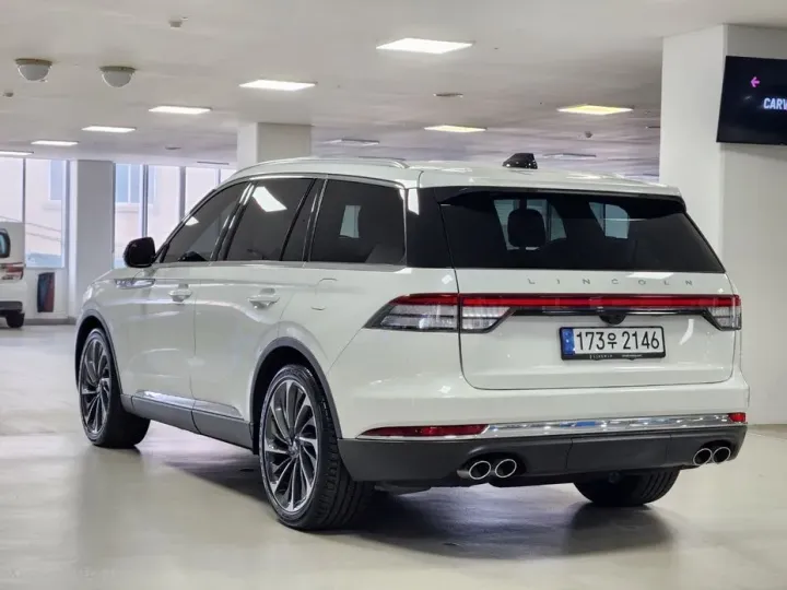 Lincoln Aviator