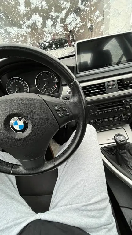 BMW 320