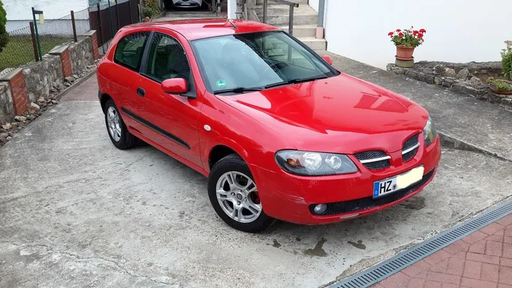 Nissan Almera