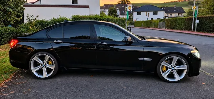 BMW 730