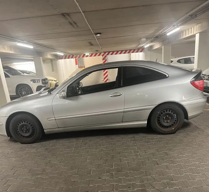 Mercedes-Benz C 200