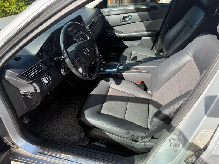 Mercedes-Benz E 200