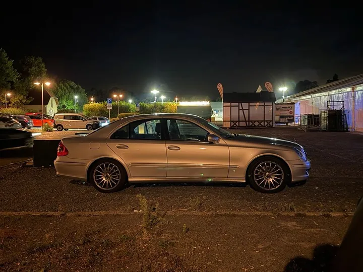 Mercedes-Benz E 280