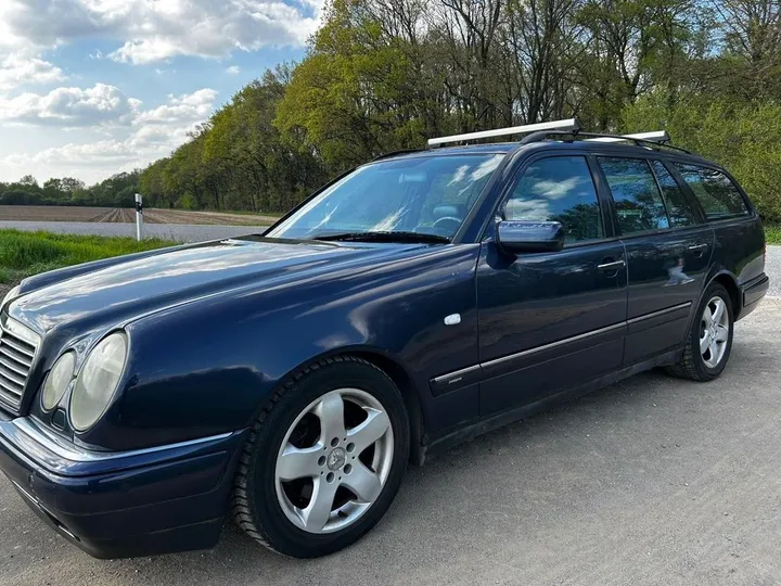 Mercedes-Benz E 320