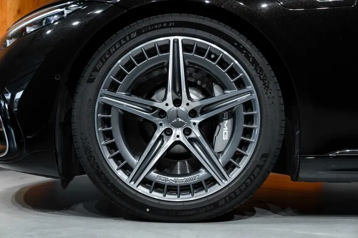 Mercedes-Benz EQS