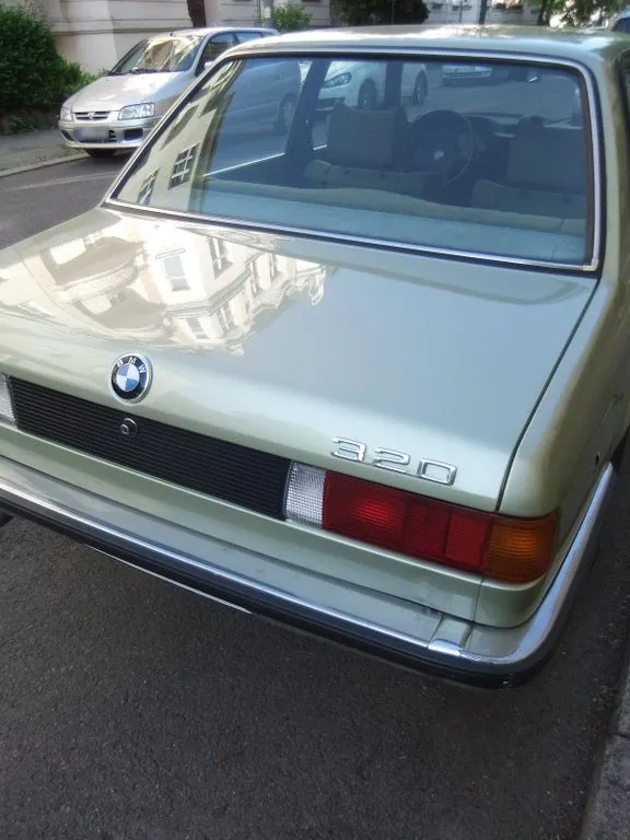 BMW 320