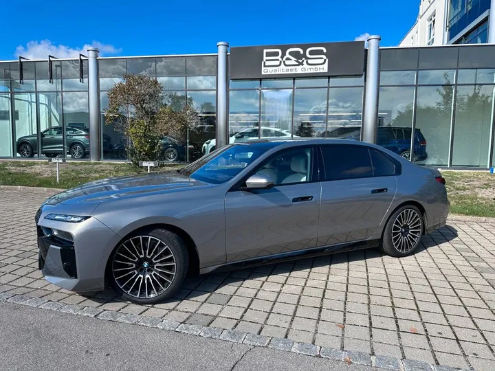 BMW 740