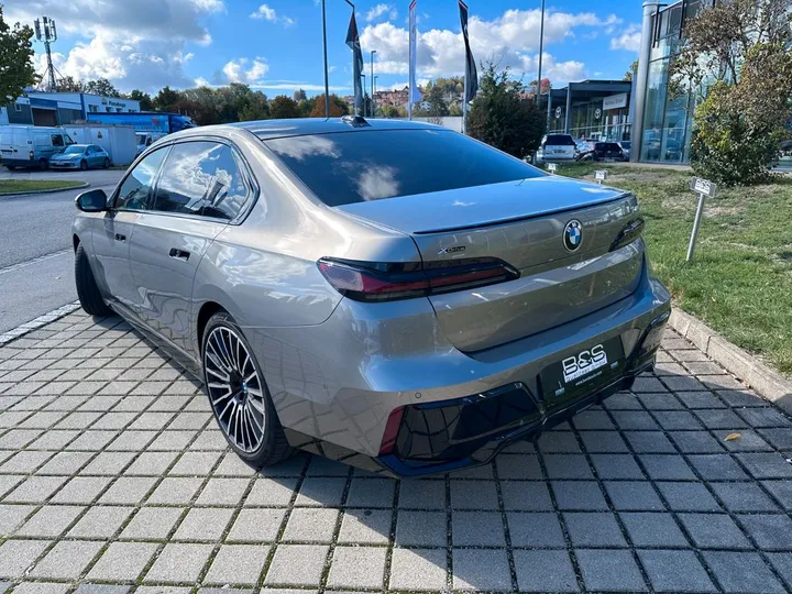 BMW 740