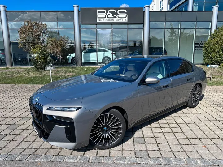 BMW 740