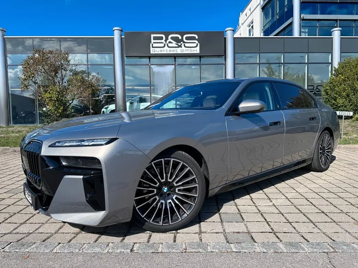 BMW 740