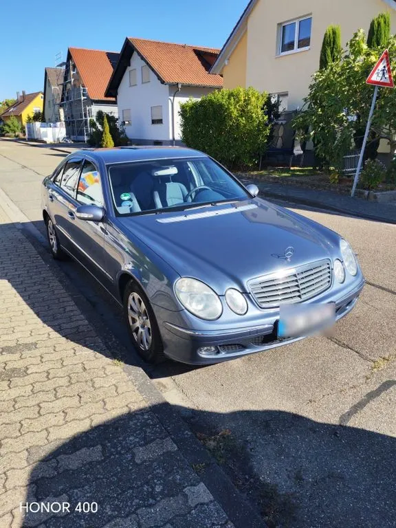Mercedes-Benz E 220