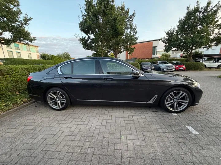 BMW 725