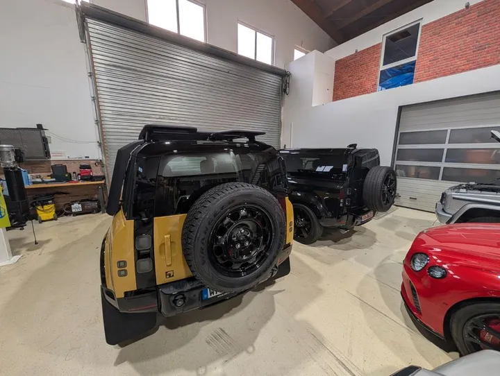 Land Rover Defender