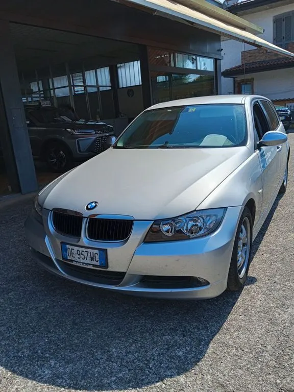 BMW 320