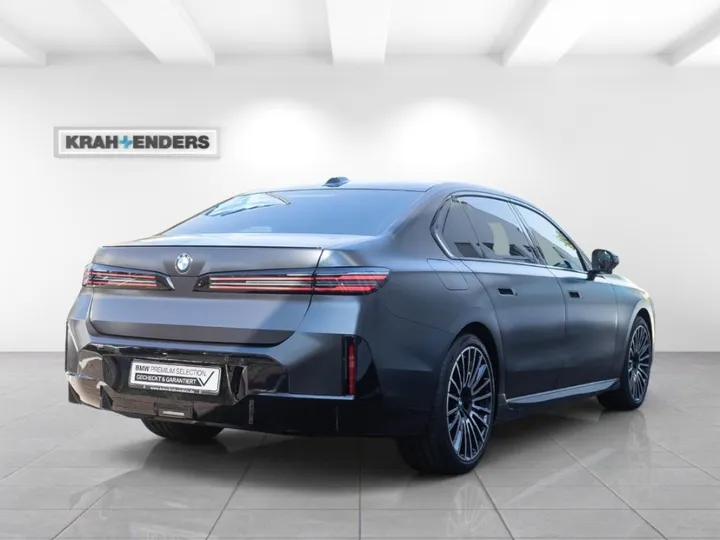 BMW 740