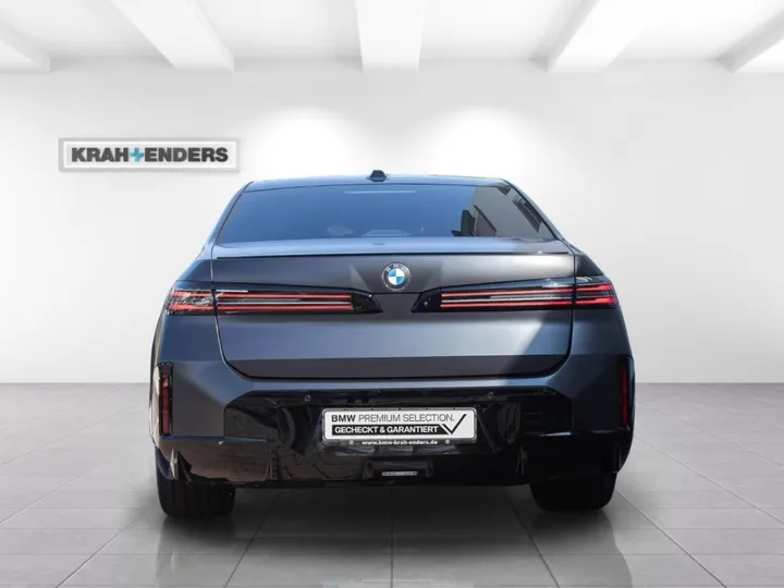 BMW 740