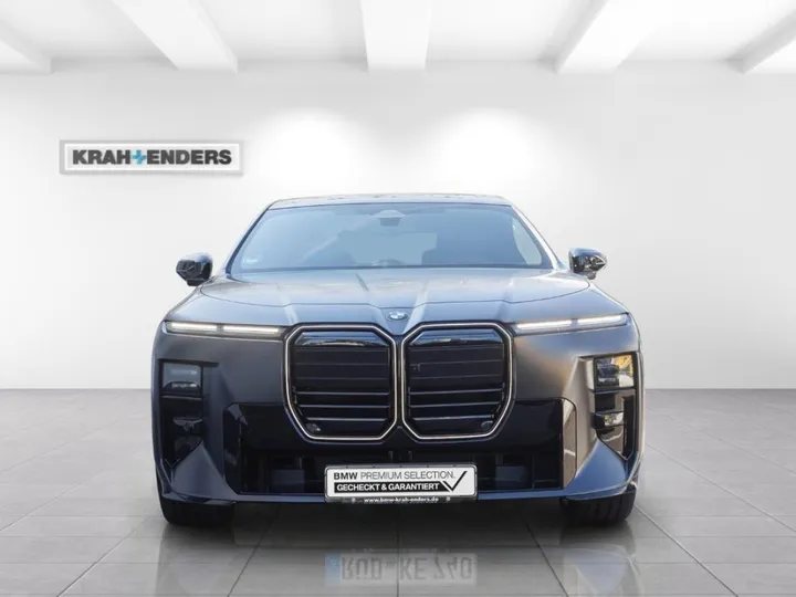 BMW 740