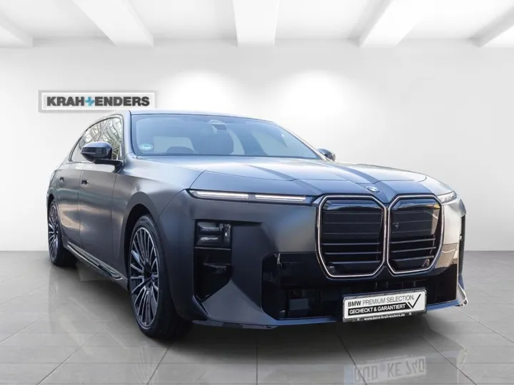 BMW 740
