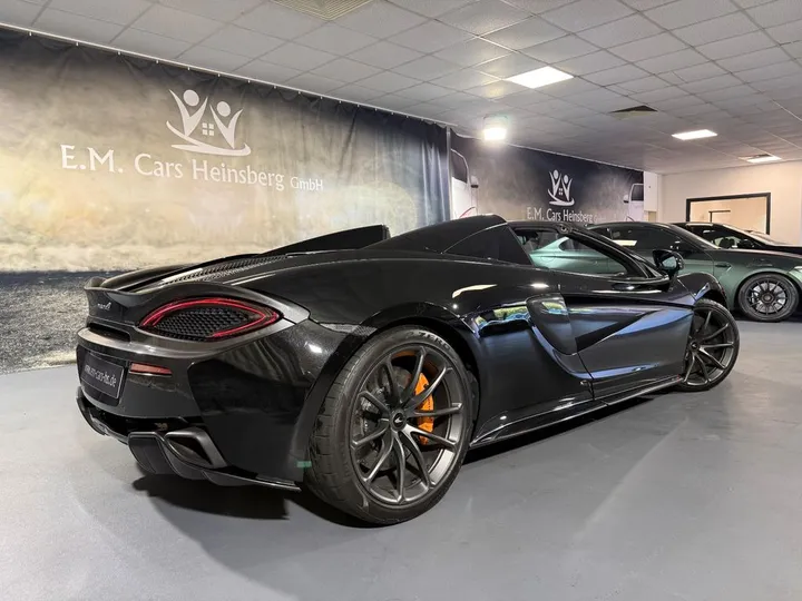 McLaren 570S