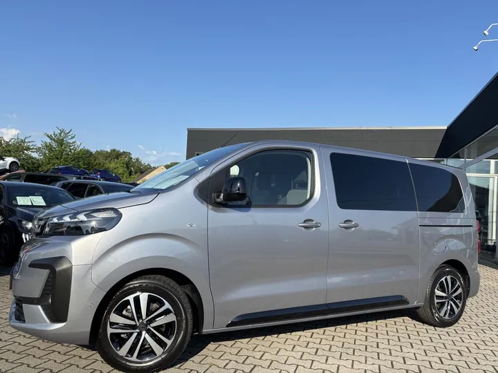 Peugeot Traveller