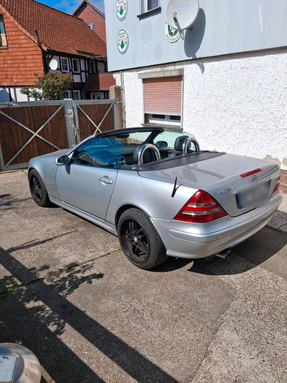 Mercedes-Benz SLK 230