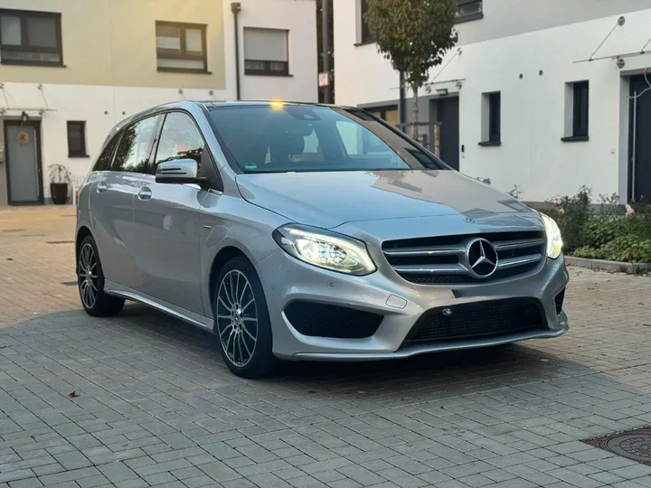 Mercedes-Benz B 220