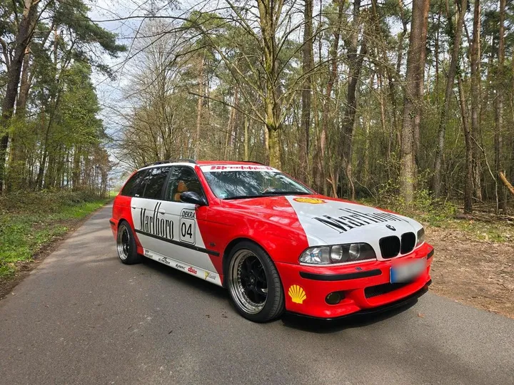BMW 523