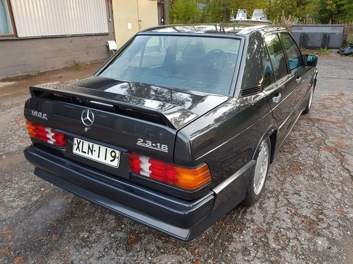 Mercedes-Benz 190