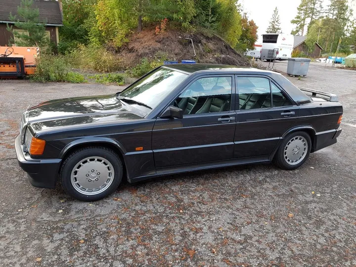 Mercedes-Benz 190