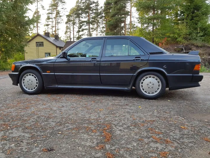 Mercedes-Benz 190