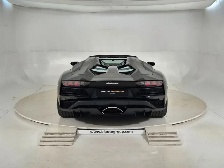 Lamborghini Aventador