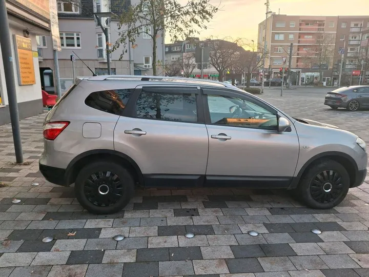 Nissan Qashqai+2