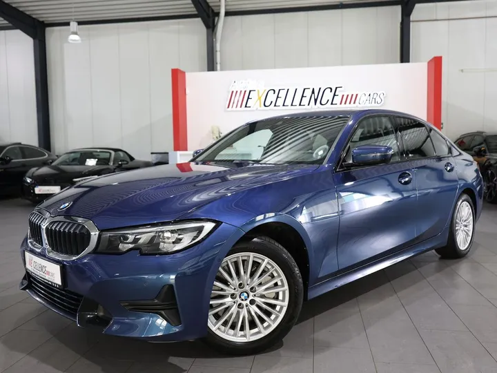 BMW 330