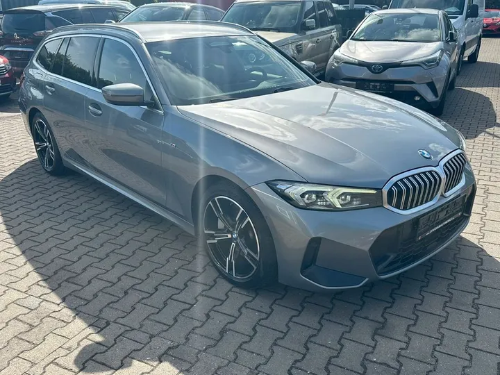 BMW 330