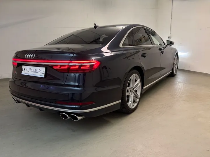 Audi S8