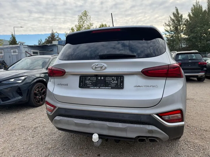Hyundai SANTA FE
