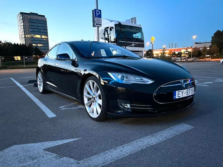Tesla Model S