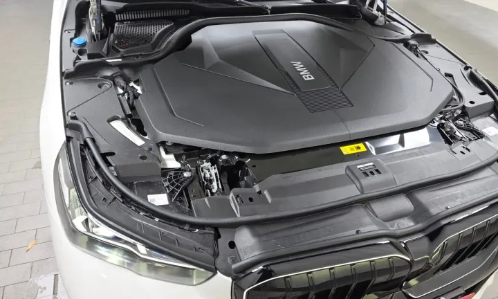 BMW i5