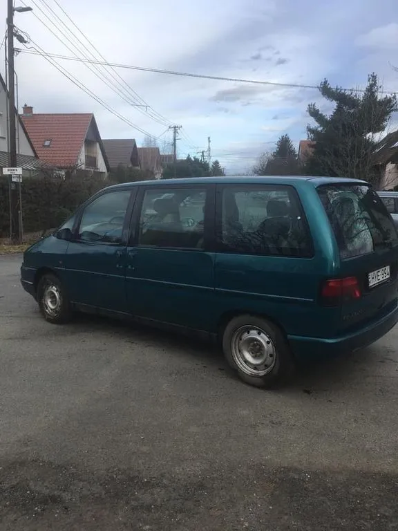 Peugeot 806