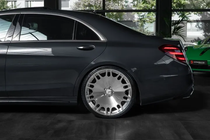 Mercedes-Benz S 560