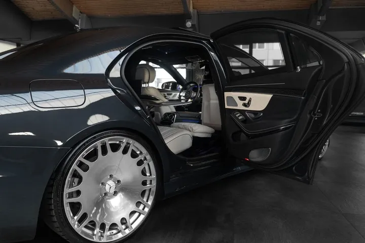 Mercedes-Benz S 560