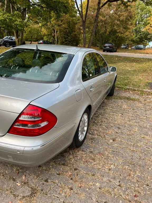 Mercedes-Benz E 320