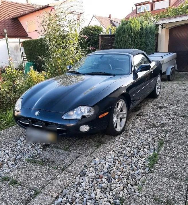 Jaguar XK8
