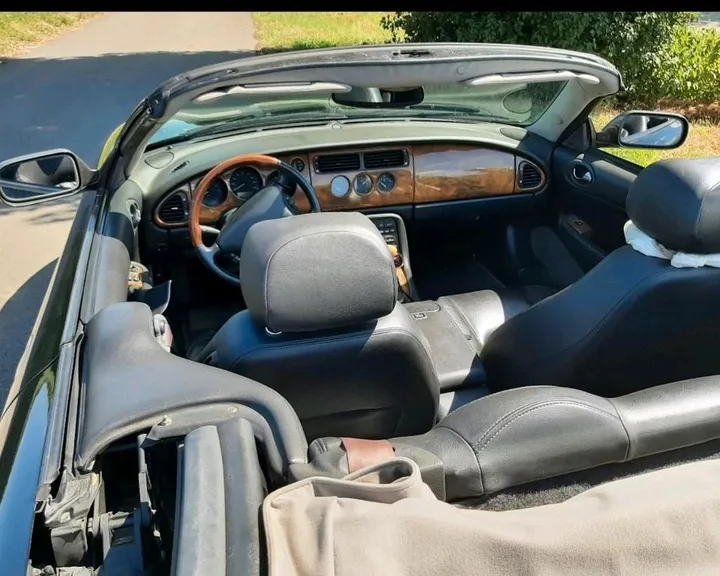 Jaguar XK8