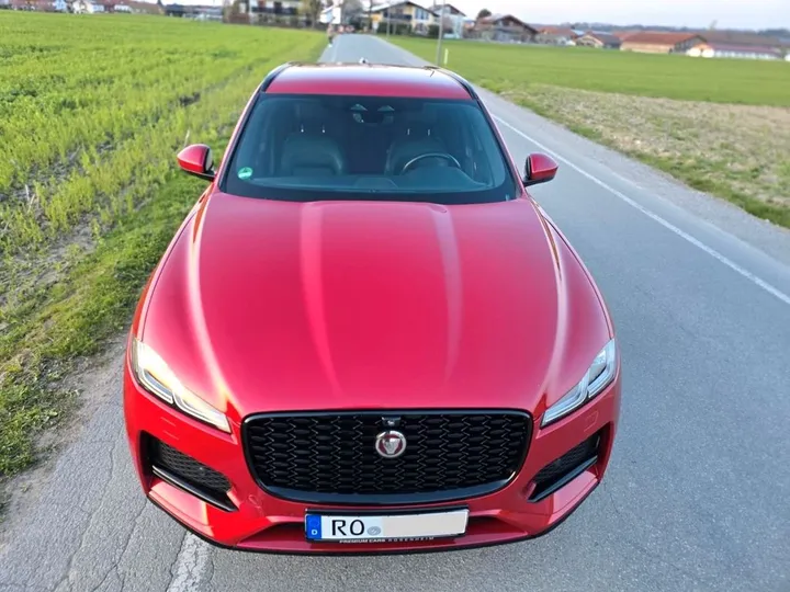 Jaguar F-Pace