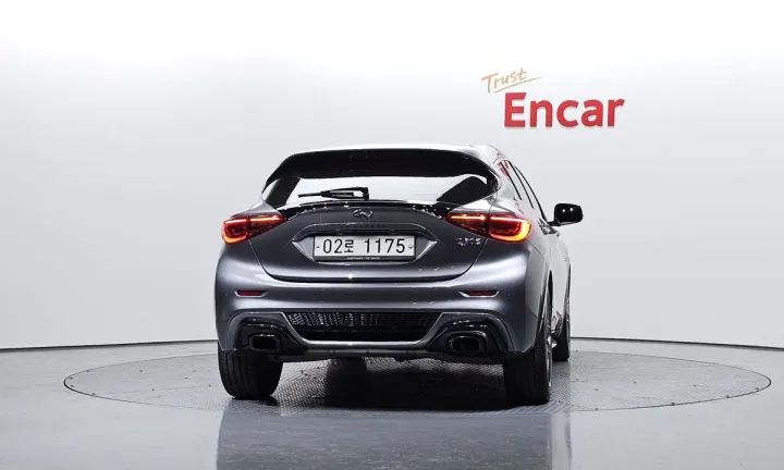 Infiniti Q30