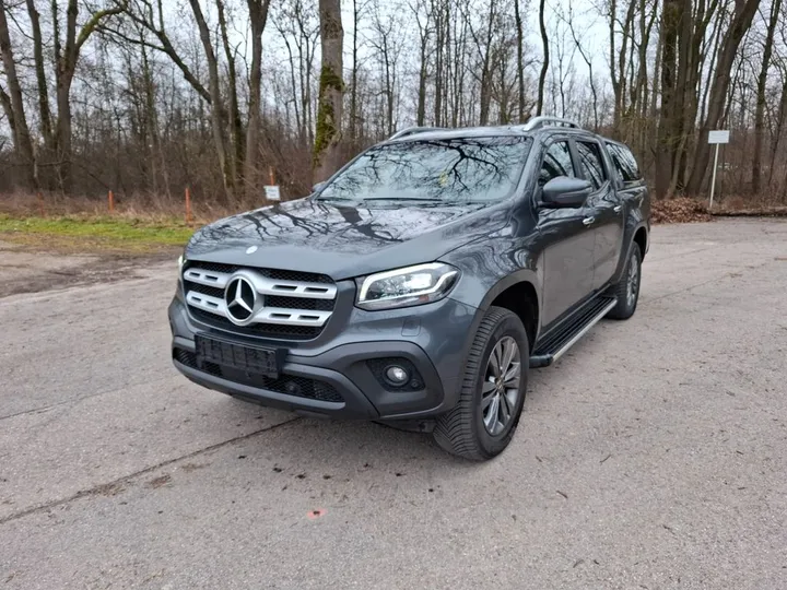 Mercedes-Benz X 250