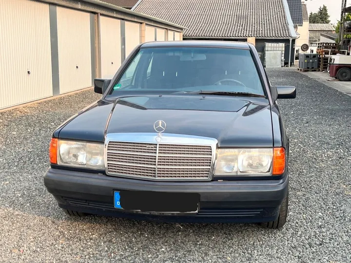 Mercedes-Benz 190