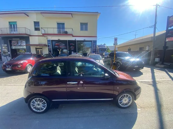 Lancia Ypsilon